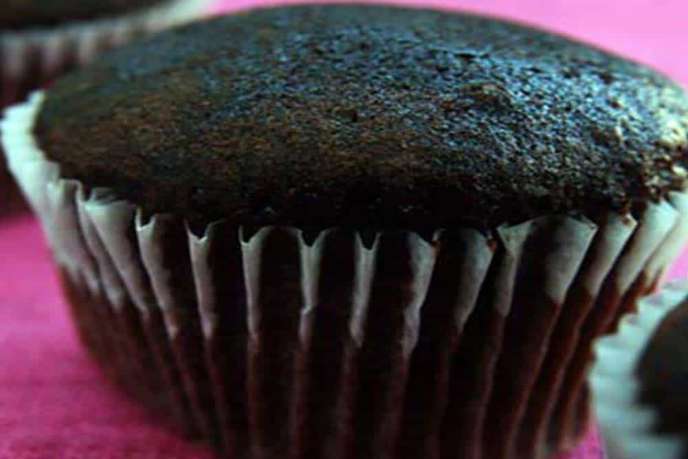 DIRTY CHOCOLATE CUPCAKES